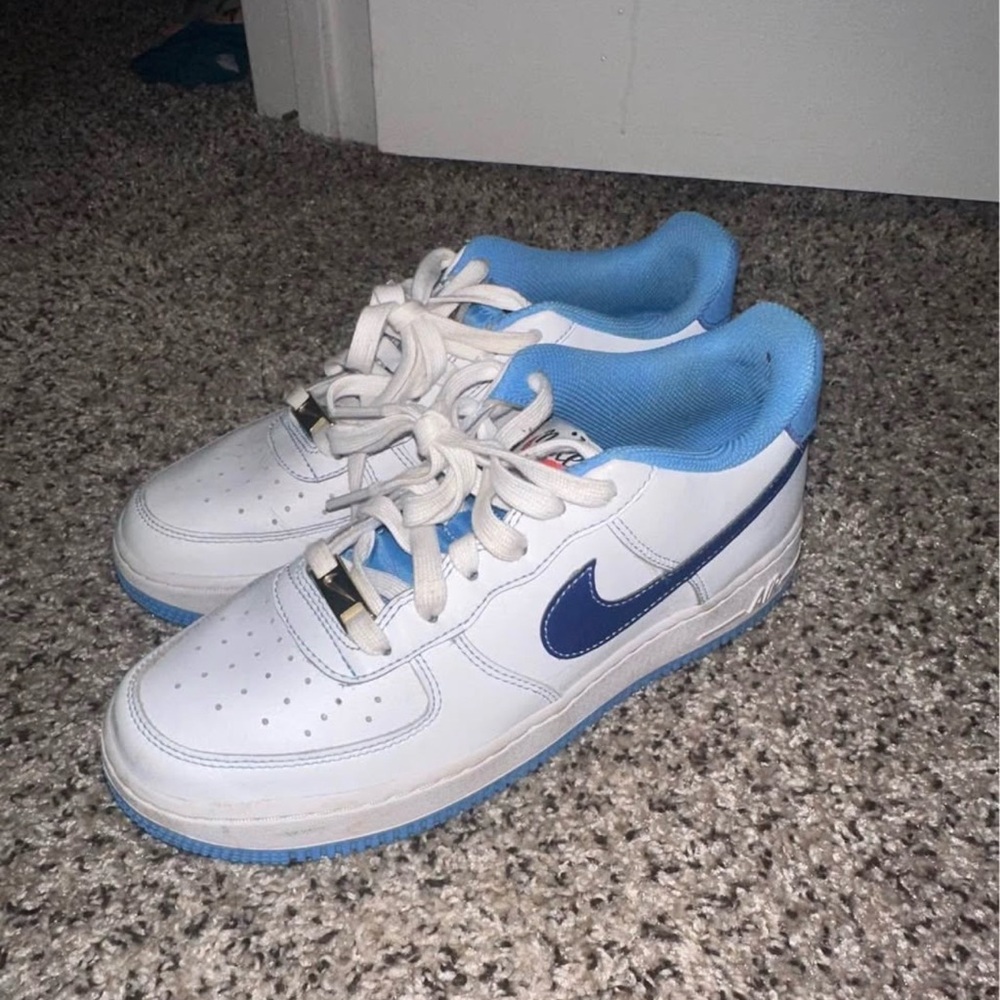 Nike White and Navy Sneakers